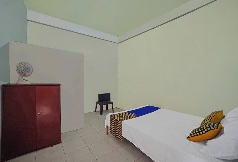 فندق Spot On 92600 Mandiri Inn