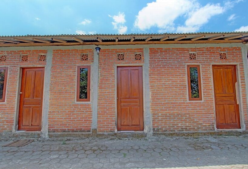 هتل Spot On 93010 Omah Bareng Syariah