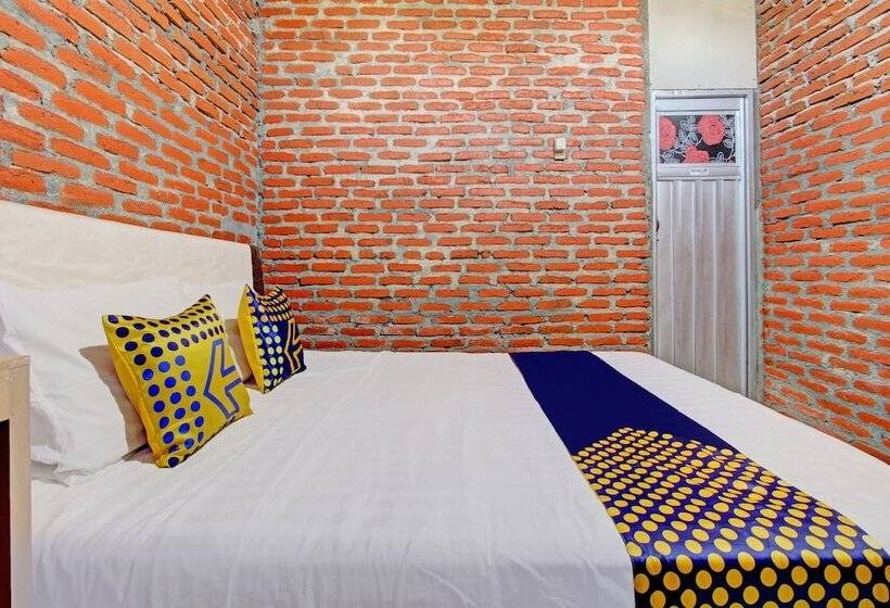 هتل Spot On 93010 Omah Bareng Syariah