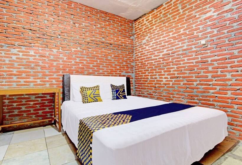 هتل Spot On 93010 Omah Bareng Syariah