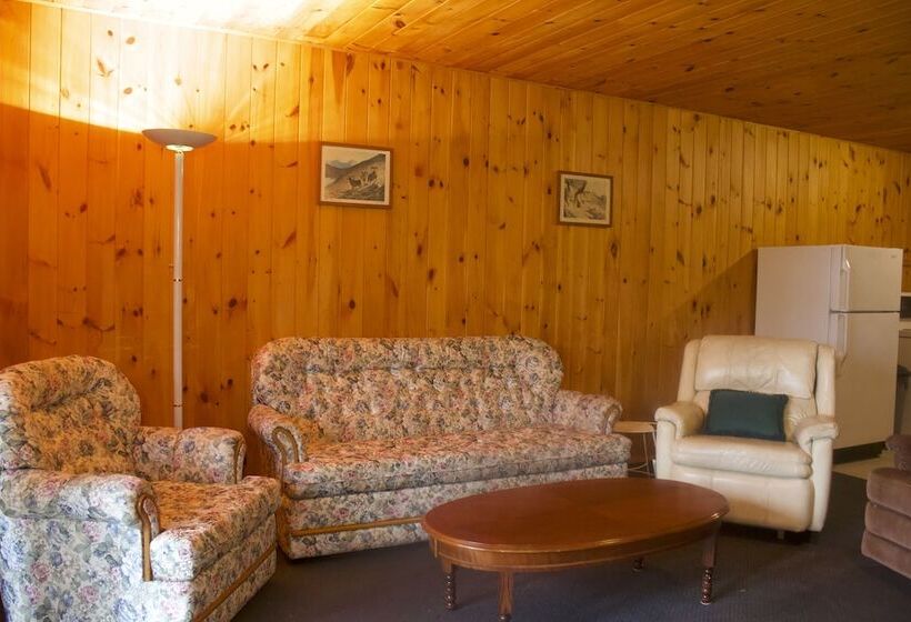 Отель White Birch Lodge