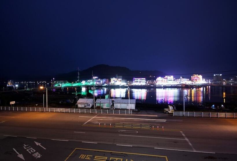 فندق على الطريق Yeongdeok Ganggu Port Yam