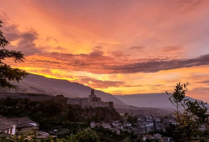 پانسیون Clockwise Gjirokaster