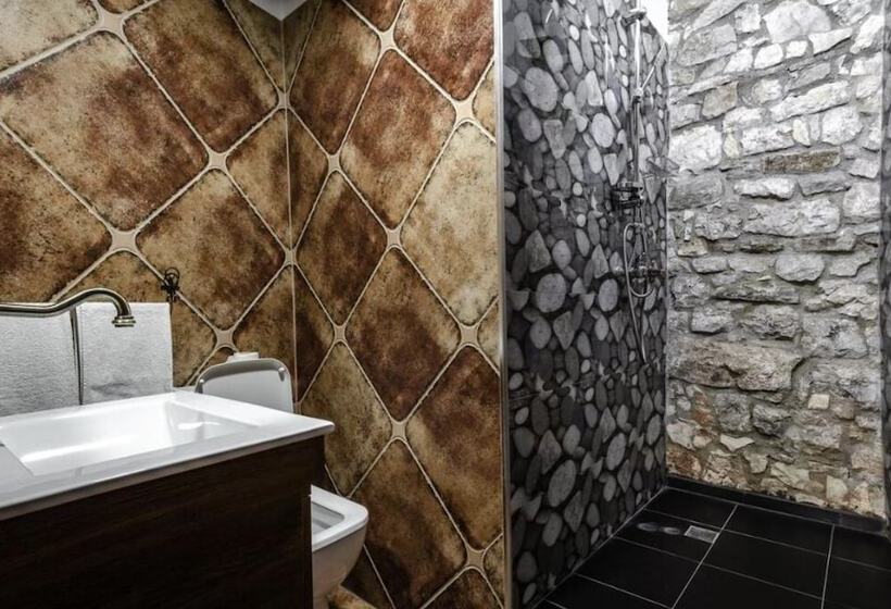 פנסיון Hani I Xheblatit