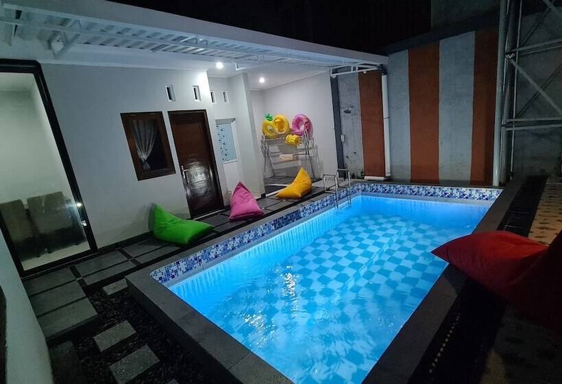 پانسیون Oemah Wisata Ringinsari