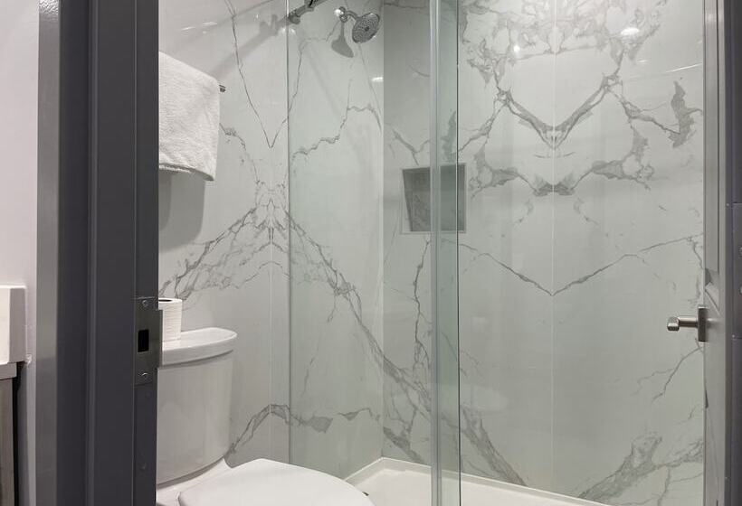 Bronco Motel South Central