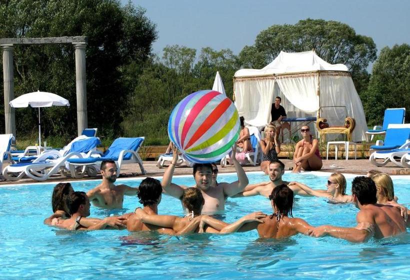 בית מלון כפרי Azzun Orient Spa&wellness