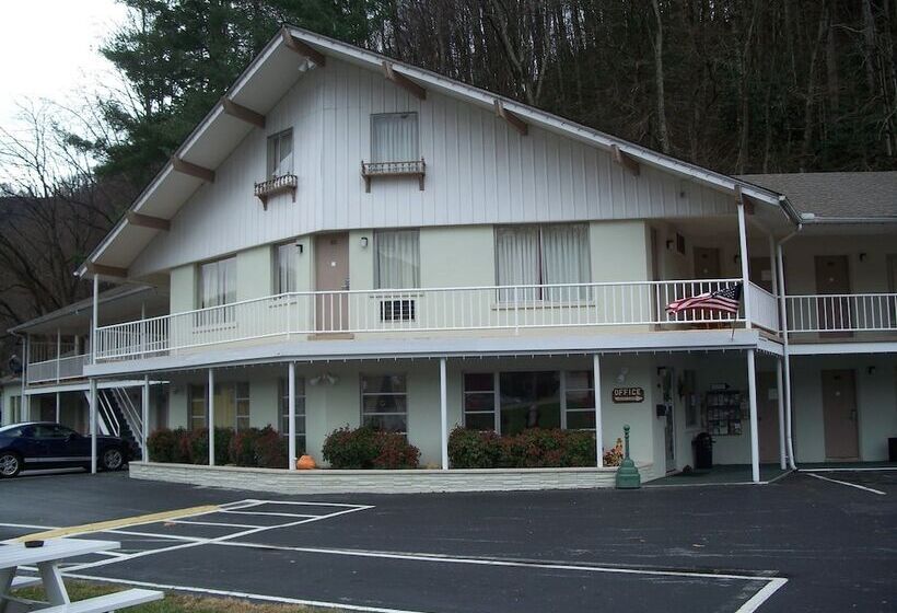 هتل Castlewood Inn