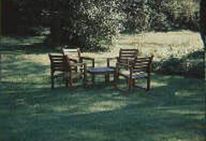 هتل Chesapeake Inn Of Lenox