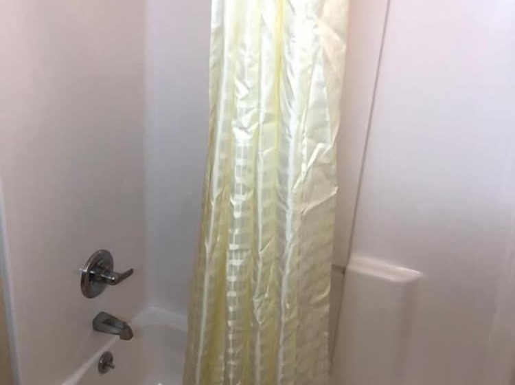 Отель Deluxe Inn