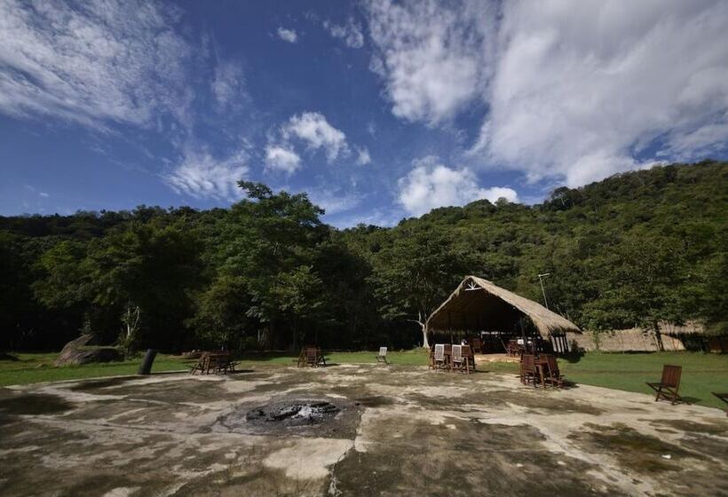 בית מלון כפרי Ella Jungle Resort