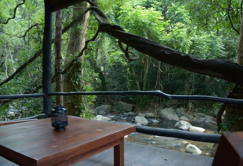 בית מלון כפרי Ella Jungle Resort