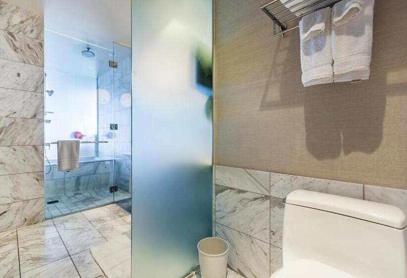 هتل Luxury Suites At Palms Place