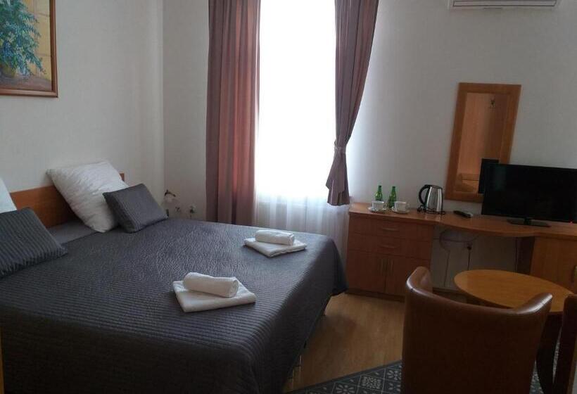 فندق Pensjonat Zamek Dersława