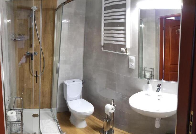 فندق Pensjonat Zamek Dersława