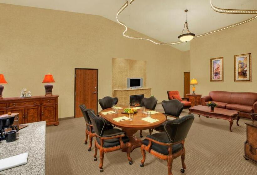 هتل Rushmore Express Keystone