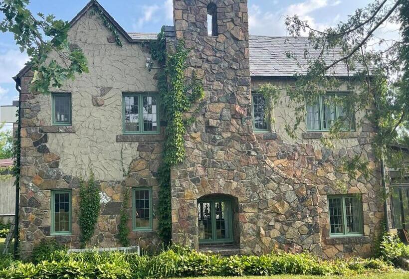 مبيت وإفطار The Brower House