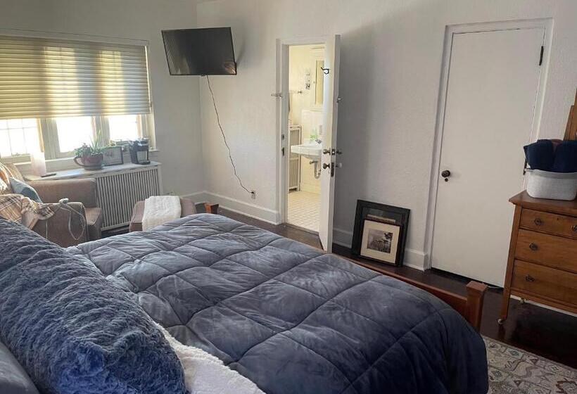 مبيت وإفطار The Brower House