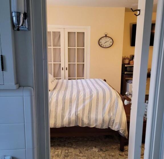 مبيت وإفطار The Brower House