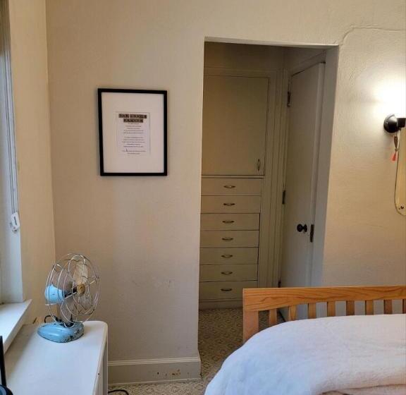 مبيت وإفطار The Brower House