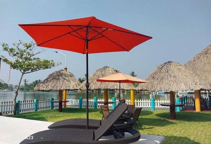 בית מלון כפרי La Cueva Del Pirata