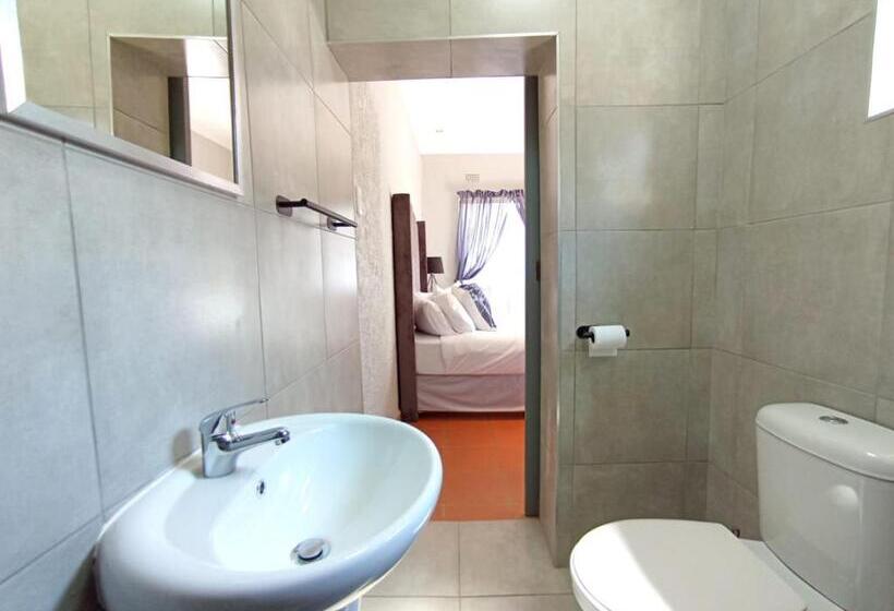 פנסיון Or Tambo Stay Unit 2