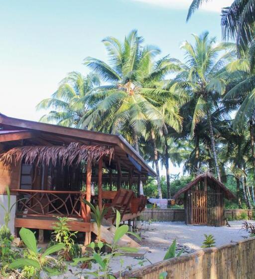 پانسیون Toro Simalatcat Surfcamp