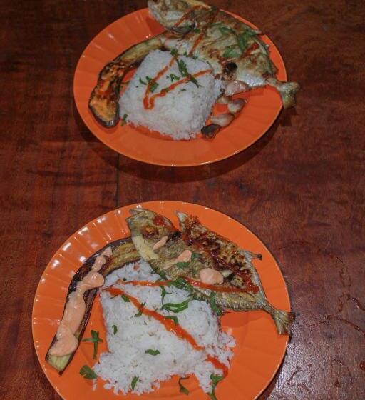 پانسیون Toro Simalatcat Surfcamp