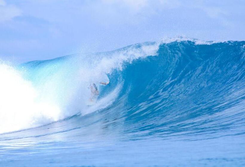 پانسیون Toro Simalatcat Surfcamp