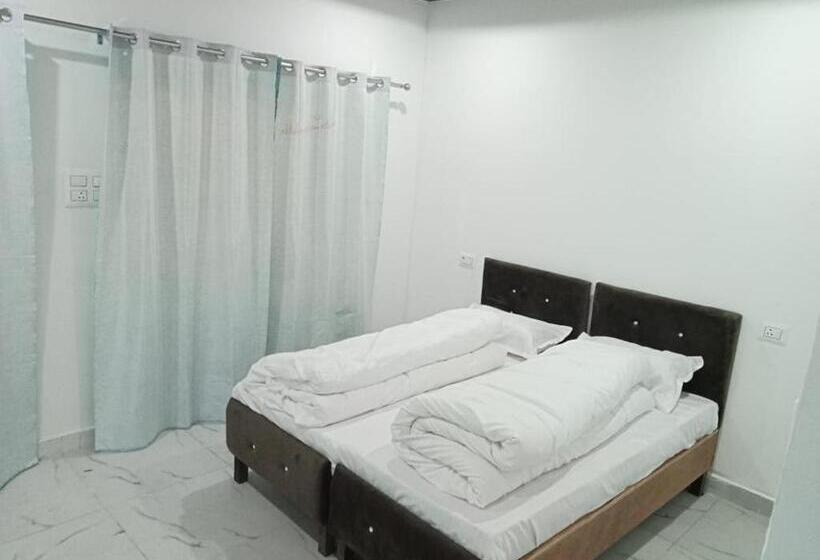 Pr Resort   Walking Distance To Jw Marriott Hotel Couple Friendly