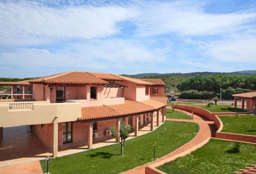 Residence With Swimming Pool In Vignola Mare