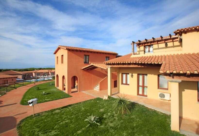 Residence With Swimming Pool In Vignola Mare