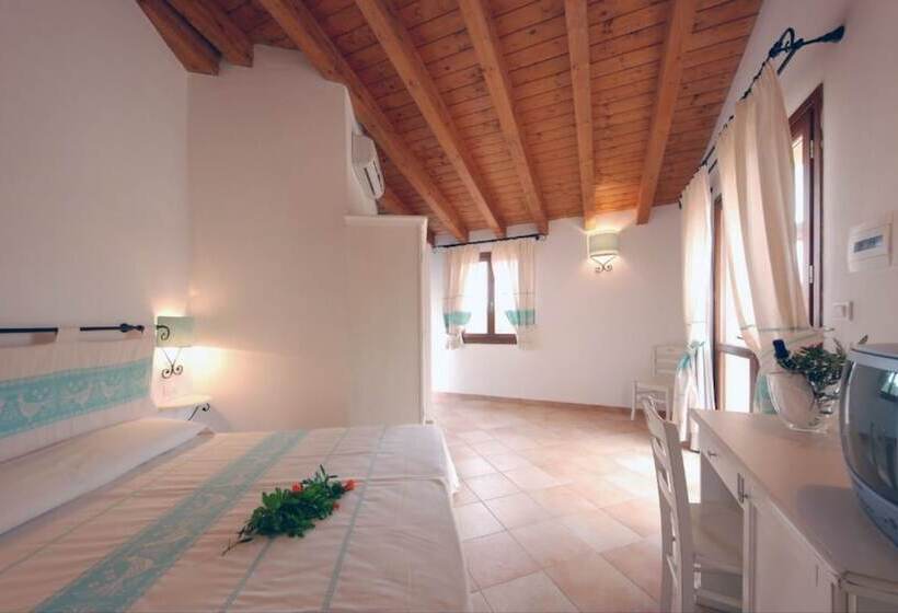 Residence With Swimming Pool In Vignola Mare