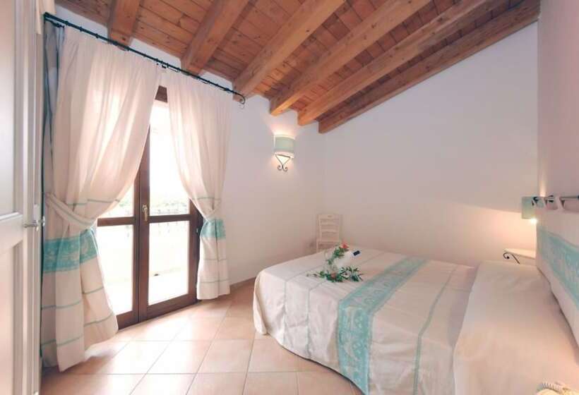 Residence With Swimming Pool In Vignola Mare