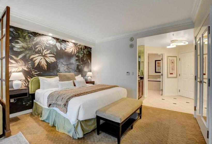 Elite Studio Mgm Signature Balcony Strip View