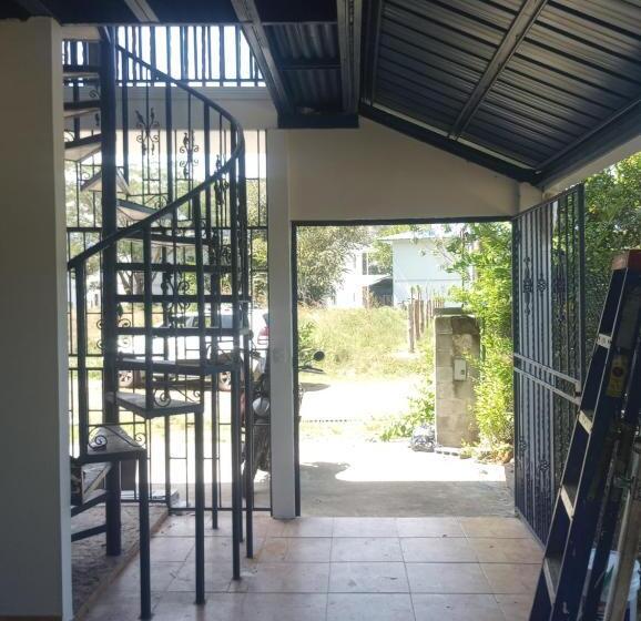 ユースホステル Ferdinand Apartments