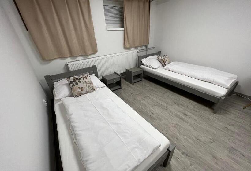 Hostel H18