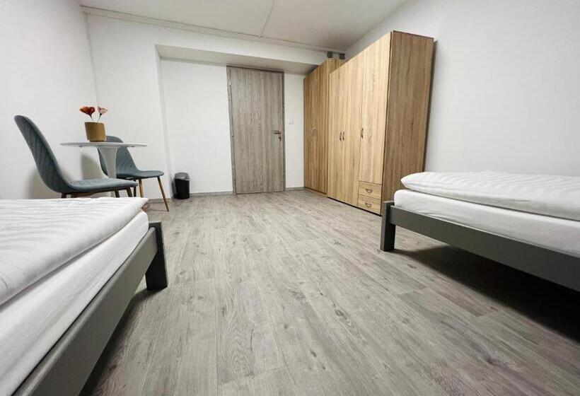 Hostel H18