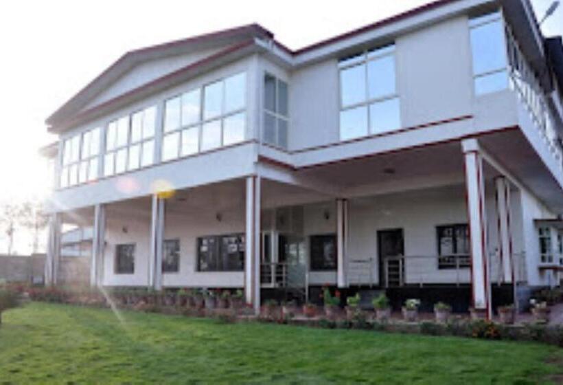 فندق Bota Royal Luxury Suites,koppa