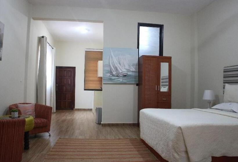 Отель Cliffhaven Beach Resort