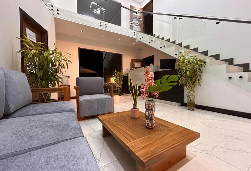 هتل Ocean Drive Lodge