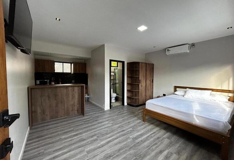 هتل Ocean Drive Lodge