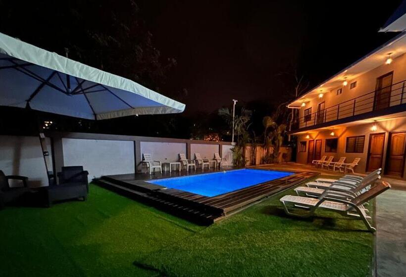 هتل Ocean Drive Lodge