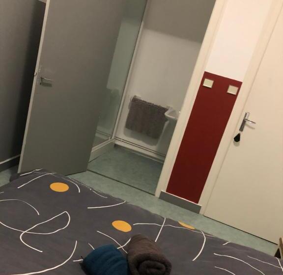 Отель Rest Hôtel Chambre N 5