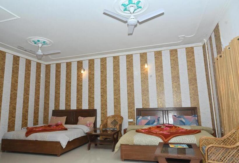 בית מלון כפרי Vasundhara Palace