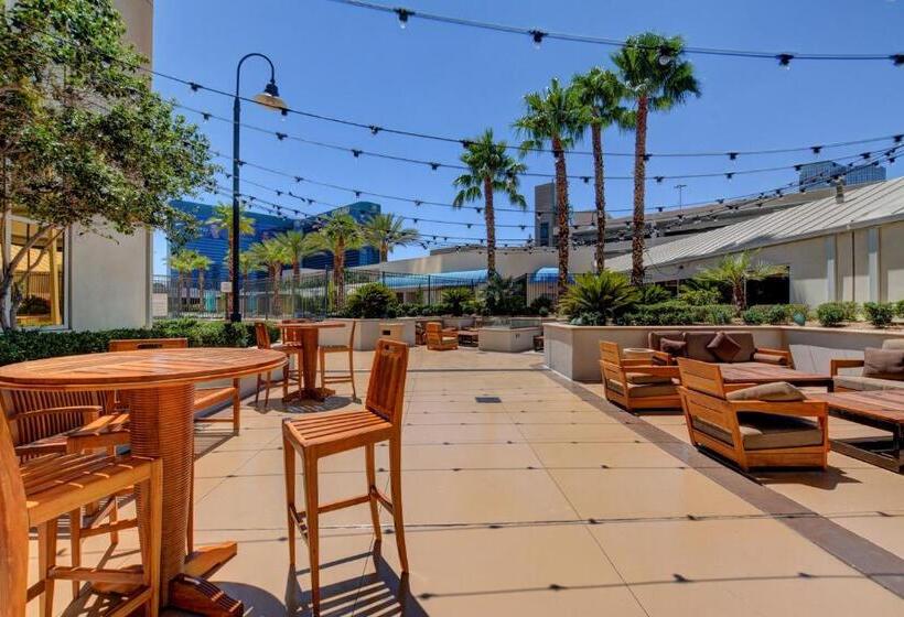 Luxe 1br 2bth Suite Mgm Signature Balcony