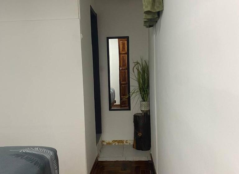 بنسيون Calu L  Petit Hostel