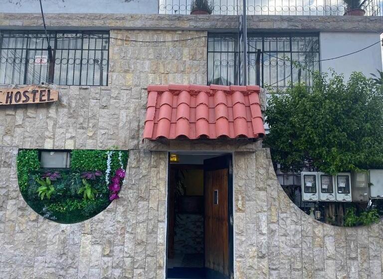 بنسيون Calu L  Petit Hostel