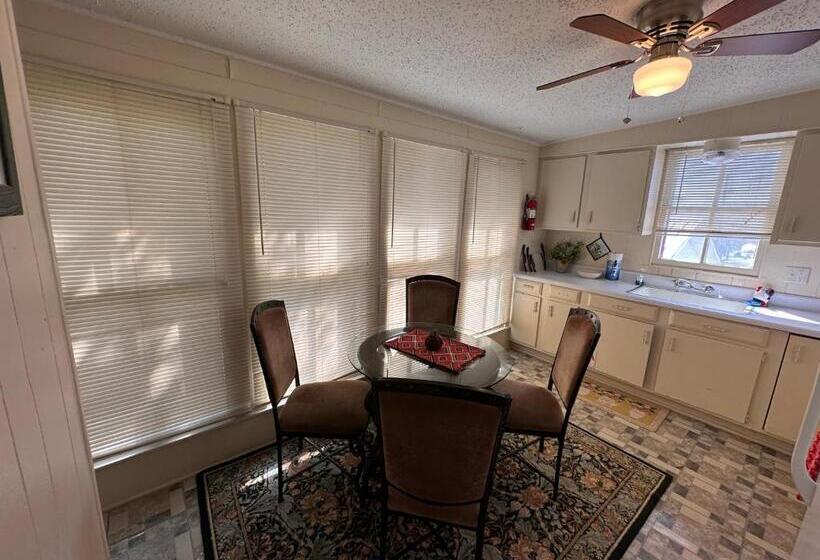 펜션 Carriage Inn   Tarpley Suite 5