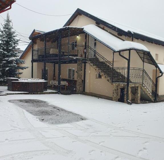 پانسیون Casa Laurentiu